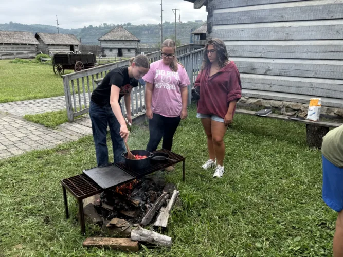 Historic Fort Steuben 'brings history to life' with Pioneer Pop-Up Kitchen